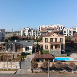 Просторная 4-комн. квартира в новостройке на ул. Ачаряна в Аване, 240 кв.м., 2 ванные