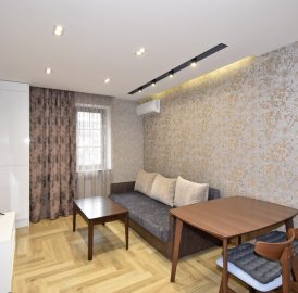 2-комн. квартира на пр. Комитаса в Арабкире, 35 кв.м., 3/5 этаж, евроремонт, каменное здание