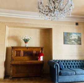 Двухэтажный каменный дом на ул. Манушяна в Арабкире, 120 кв.м., 2 ванные, капитальный ремонт