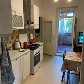 Двухэтажный каменный дом на ул. Манушяна в Арабкире, 120 кв.м., 2 ванные, капитальный ремонт